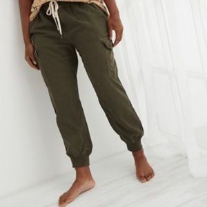 American eagle twill cargo joggers